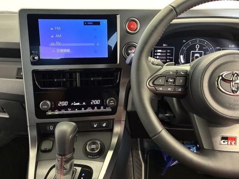 GR YARIS