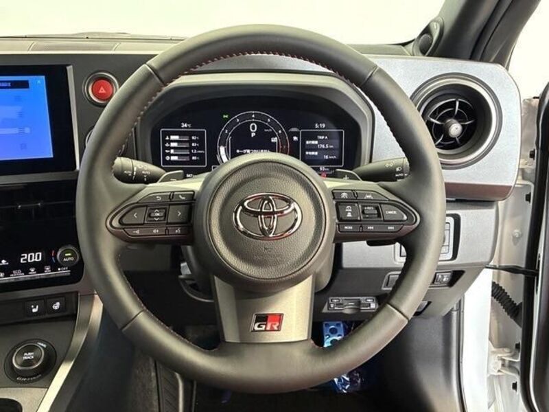 GR YARIS