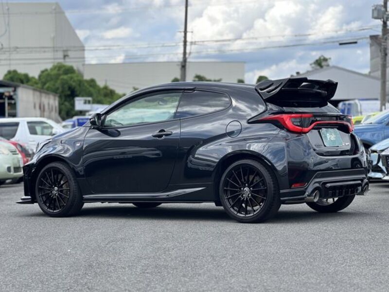 GR YARIS