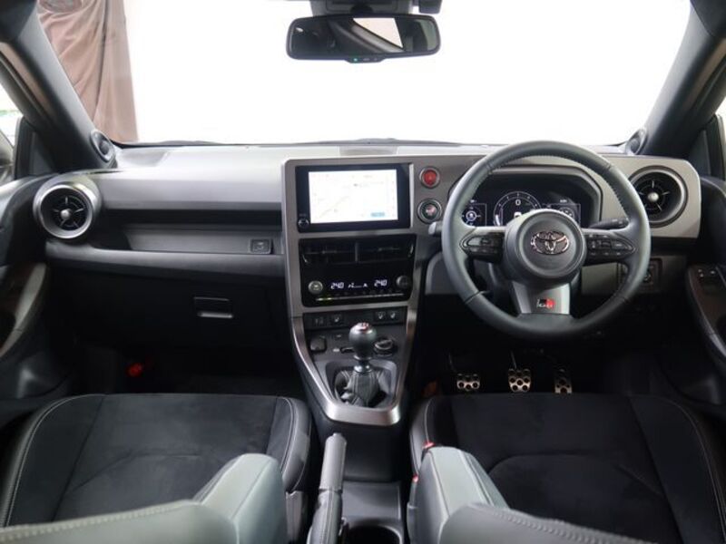 GR YARIS