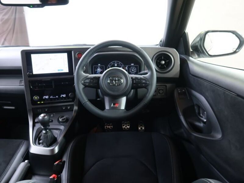 GR YARIS