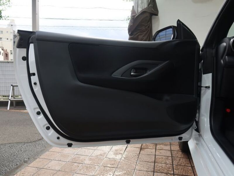 GR YARIS