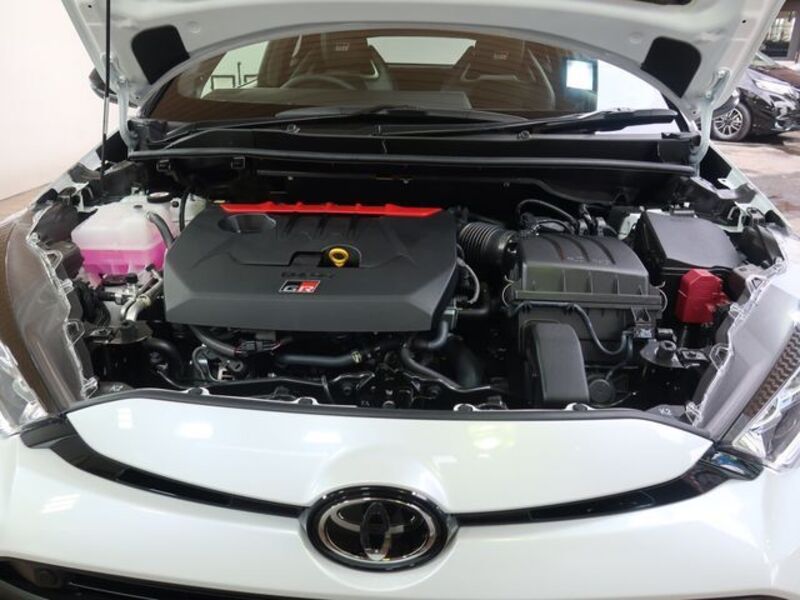 GR YARIS