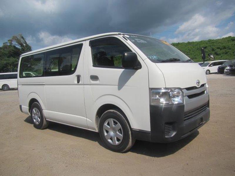 TOYOTA HIACE