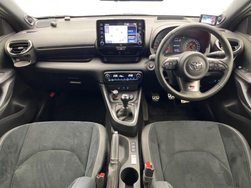 GR YARIS