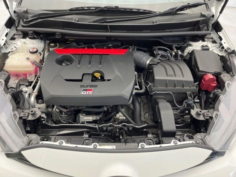 GR YARIS