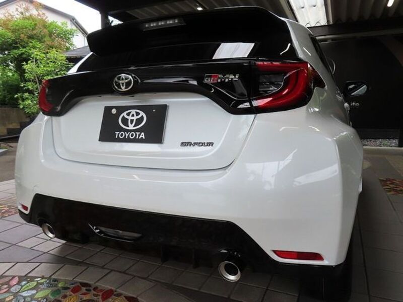 GR YARIS