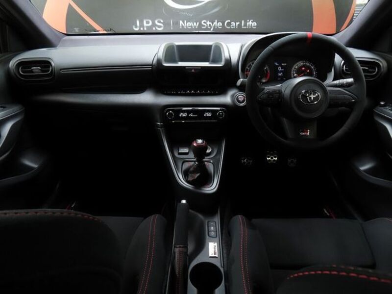 GR YARIS