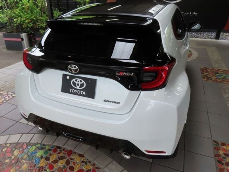 GR YARIS