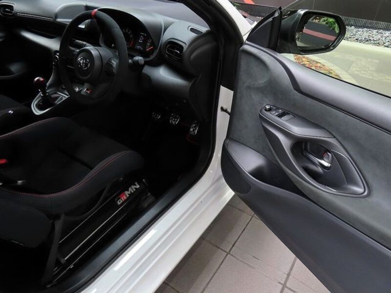 GR YARIS