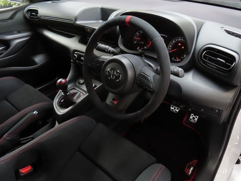 GR YARIS