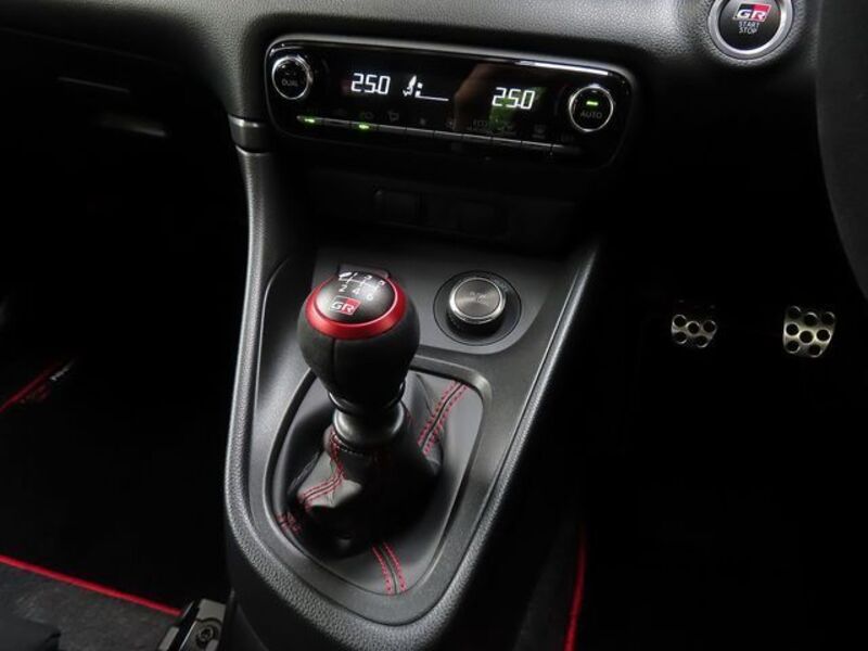GR YARIS