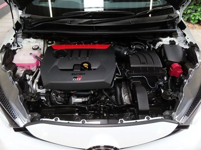 GR YARIS
