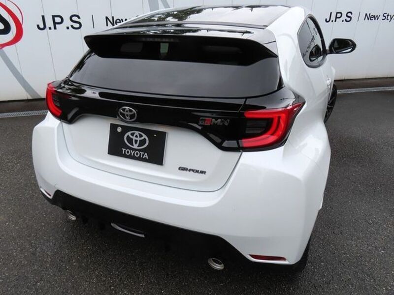 GR YARIS