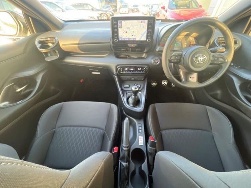 GR YARIS