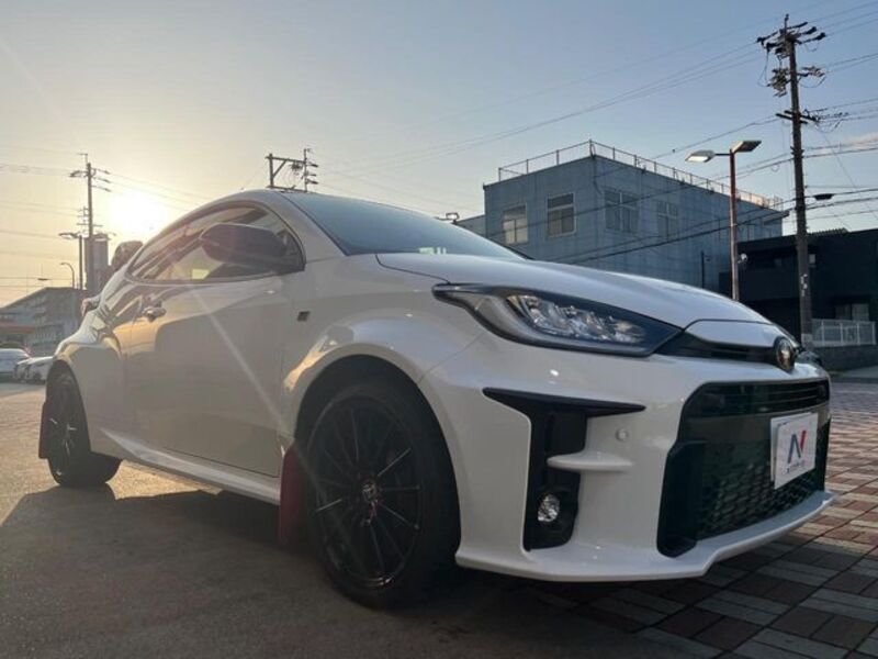GR YARIS
