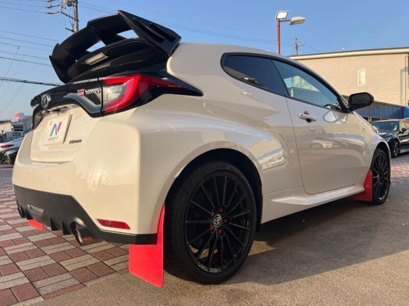 GR YARIS