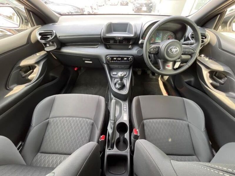GR YARIS