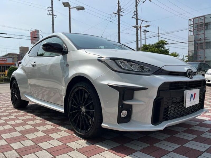 GR YARIS
