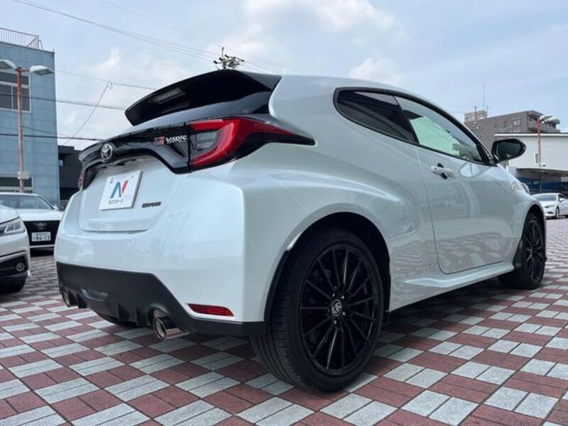 GR YARIS