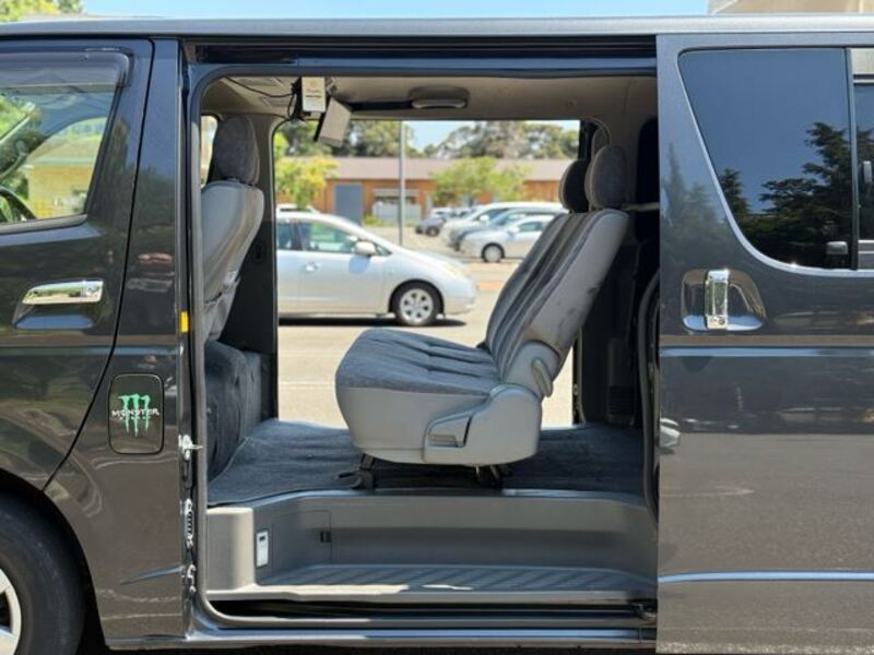 HIACE VAN