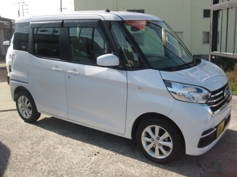 NISSAN DAYZ ROOX