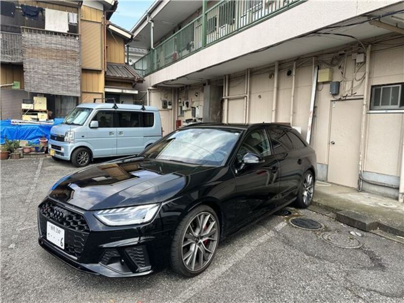 AUDI S4