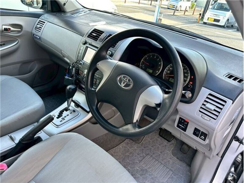 COROLLA AXIO