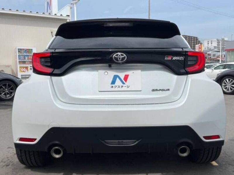 GR YARIS