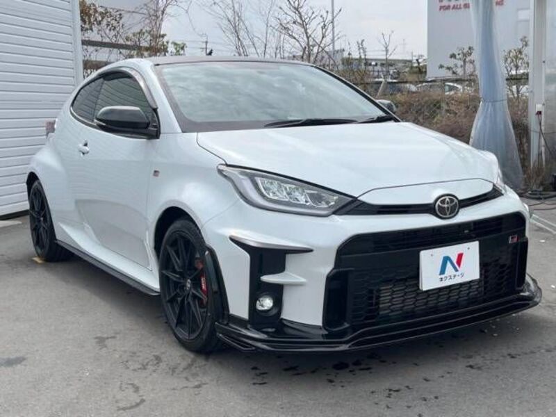 GR YARIS