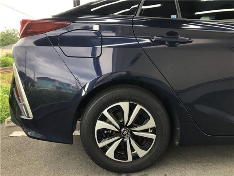 PRIUS PHV