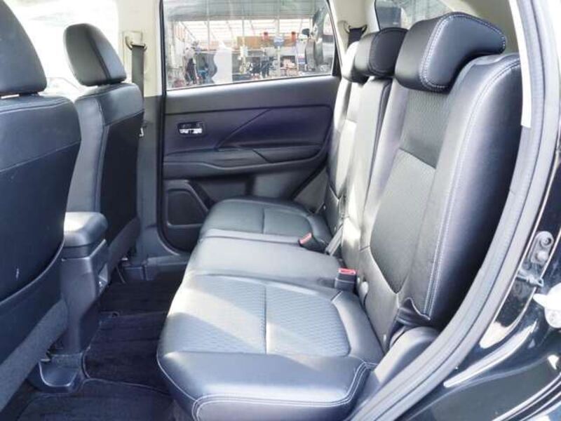 OUTLANDER PHEV