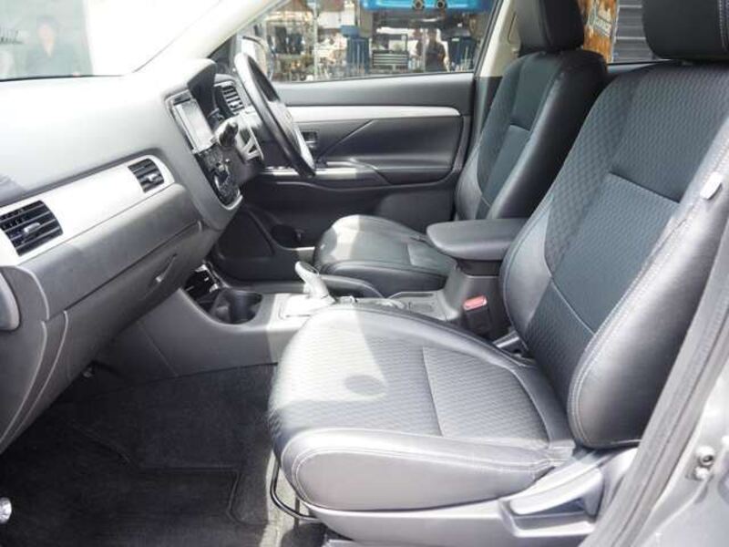OUTLANDER PHEV