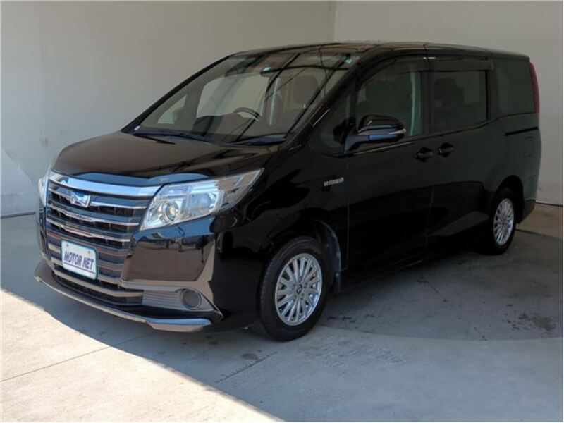 TOYOTA NOAH