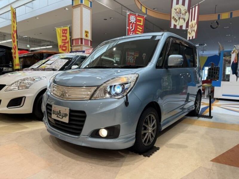 MITSUBISHI DELICA D2