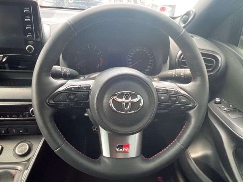 GR YARIS