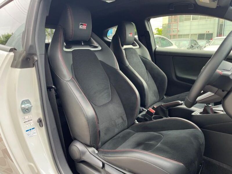 GR YARIS