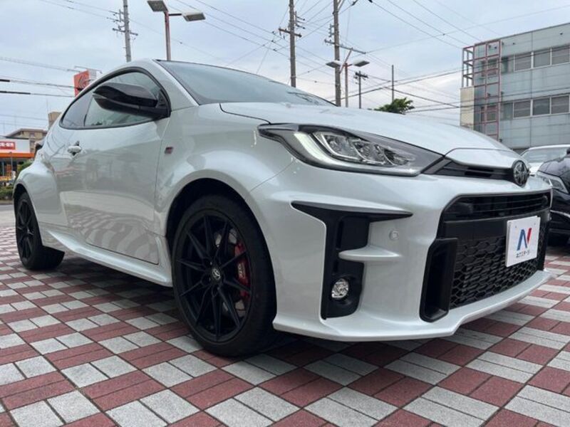 GR YARIS