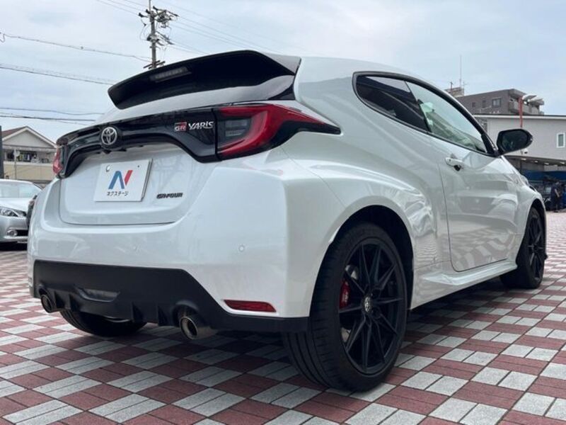 GR YARIS