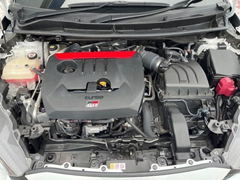 GR YARIS