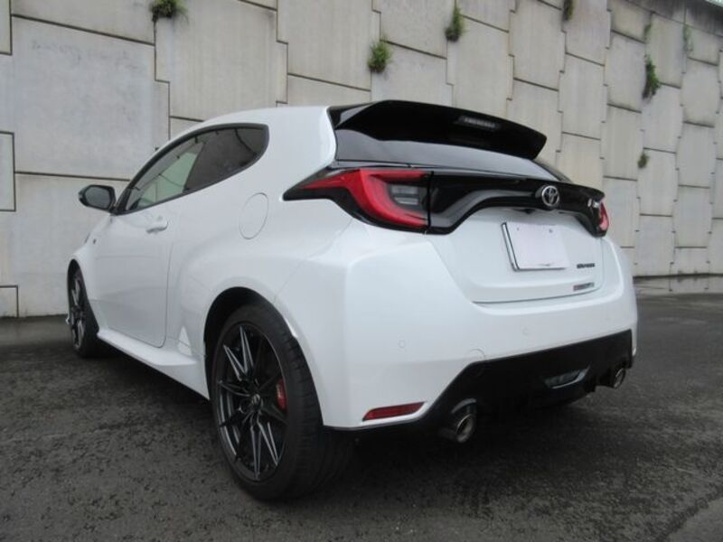 GR YARIS