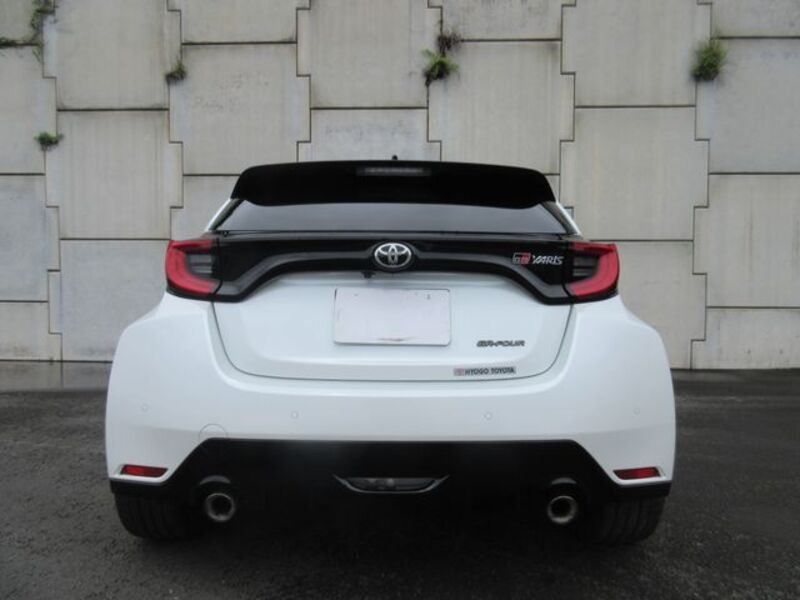 GR YARIS