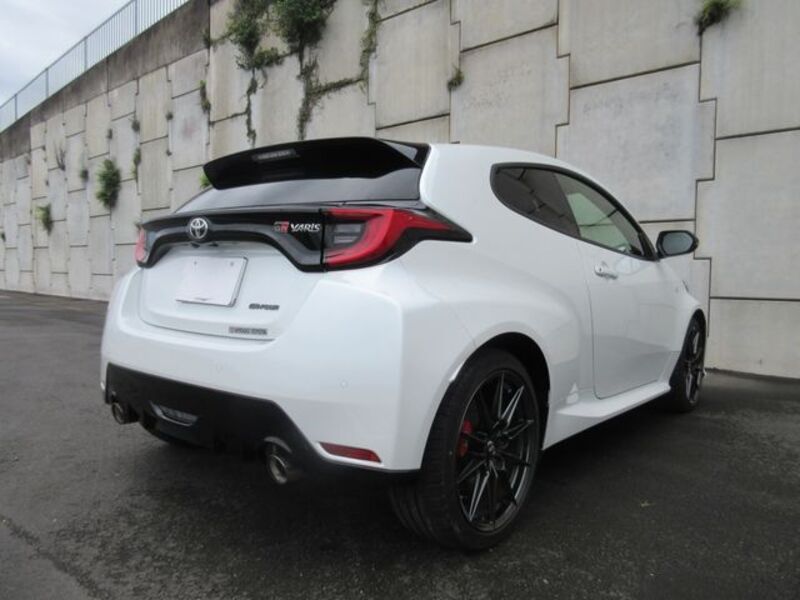 GR YARIS