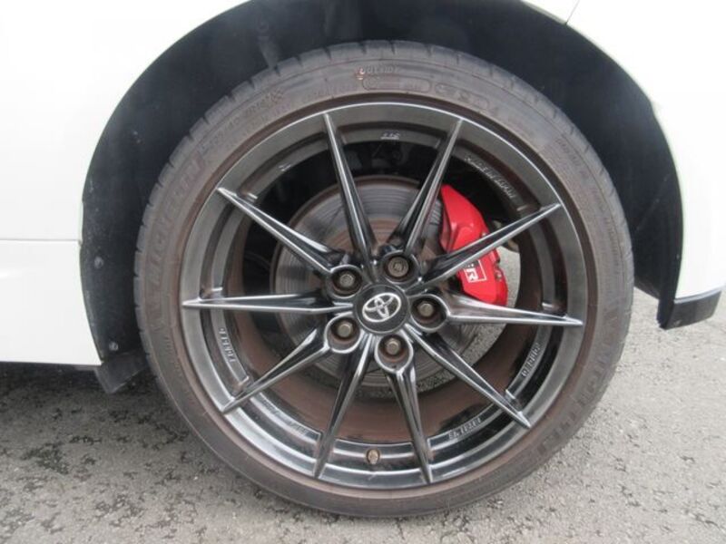 GR YARIS