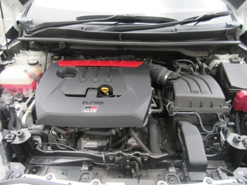 GR YARIS