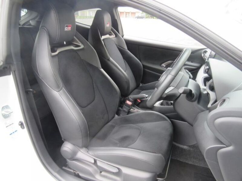 GR YARIS