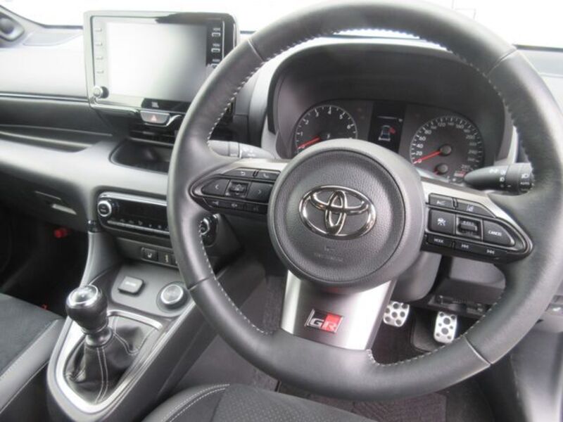 GR YARIS