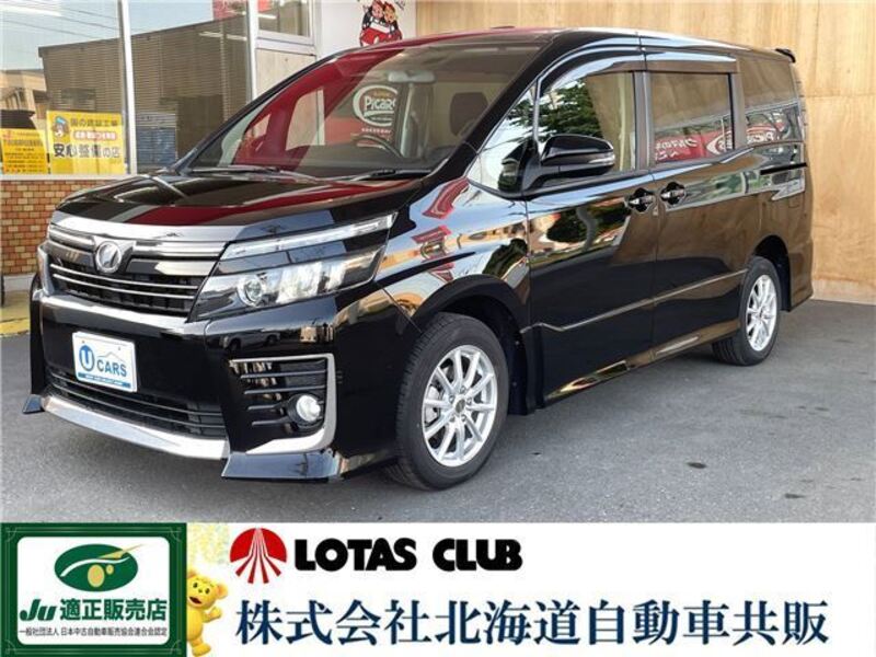 TOYOTA VOXY
