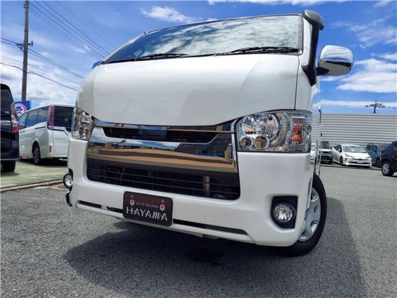 TOYOTA HIACE VAN
