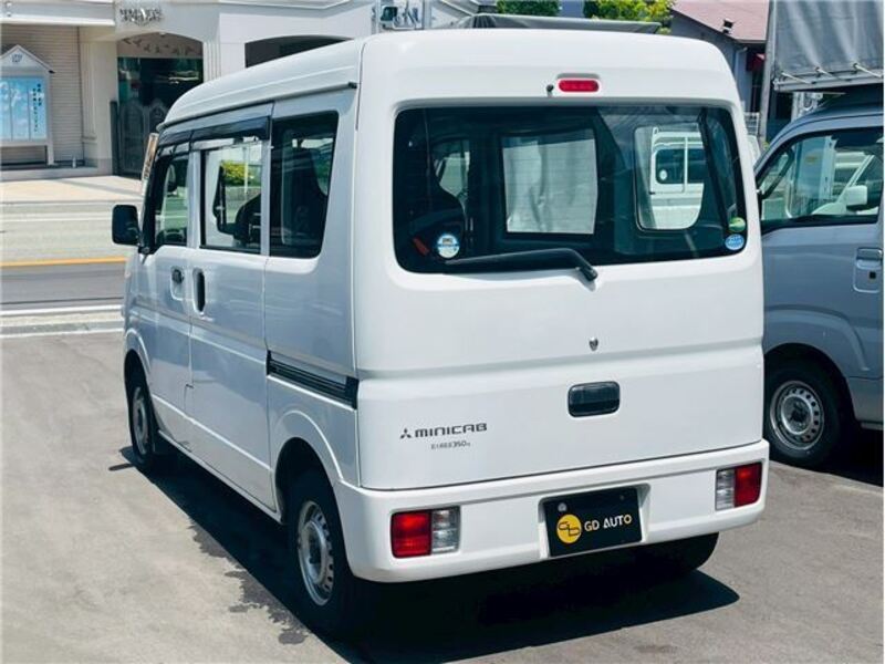 MINICAB VAN